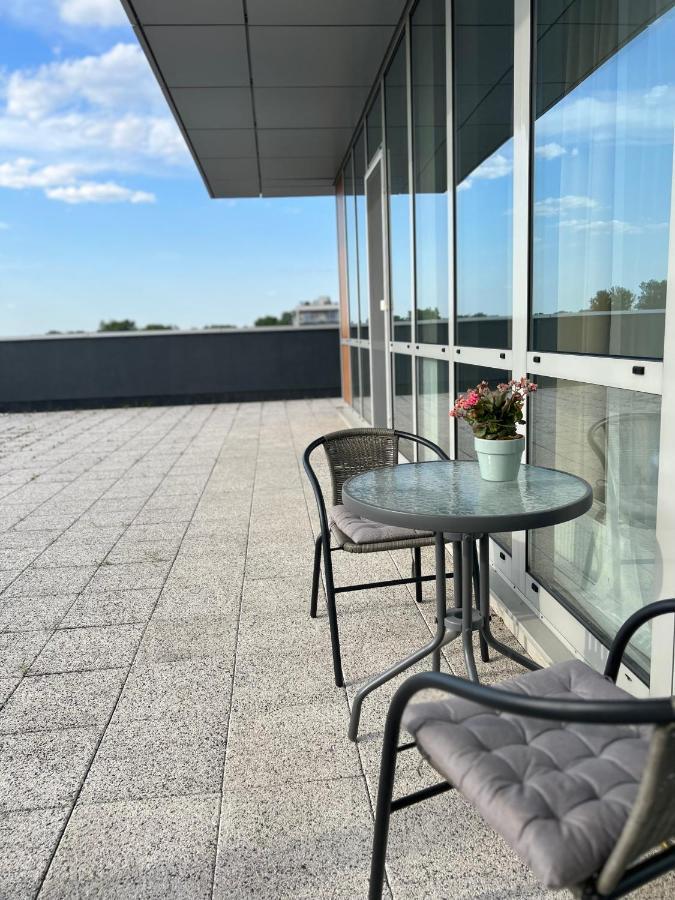 Hotel Apart Warsawa Bagian luar foto