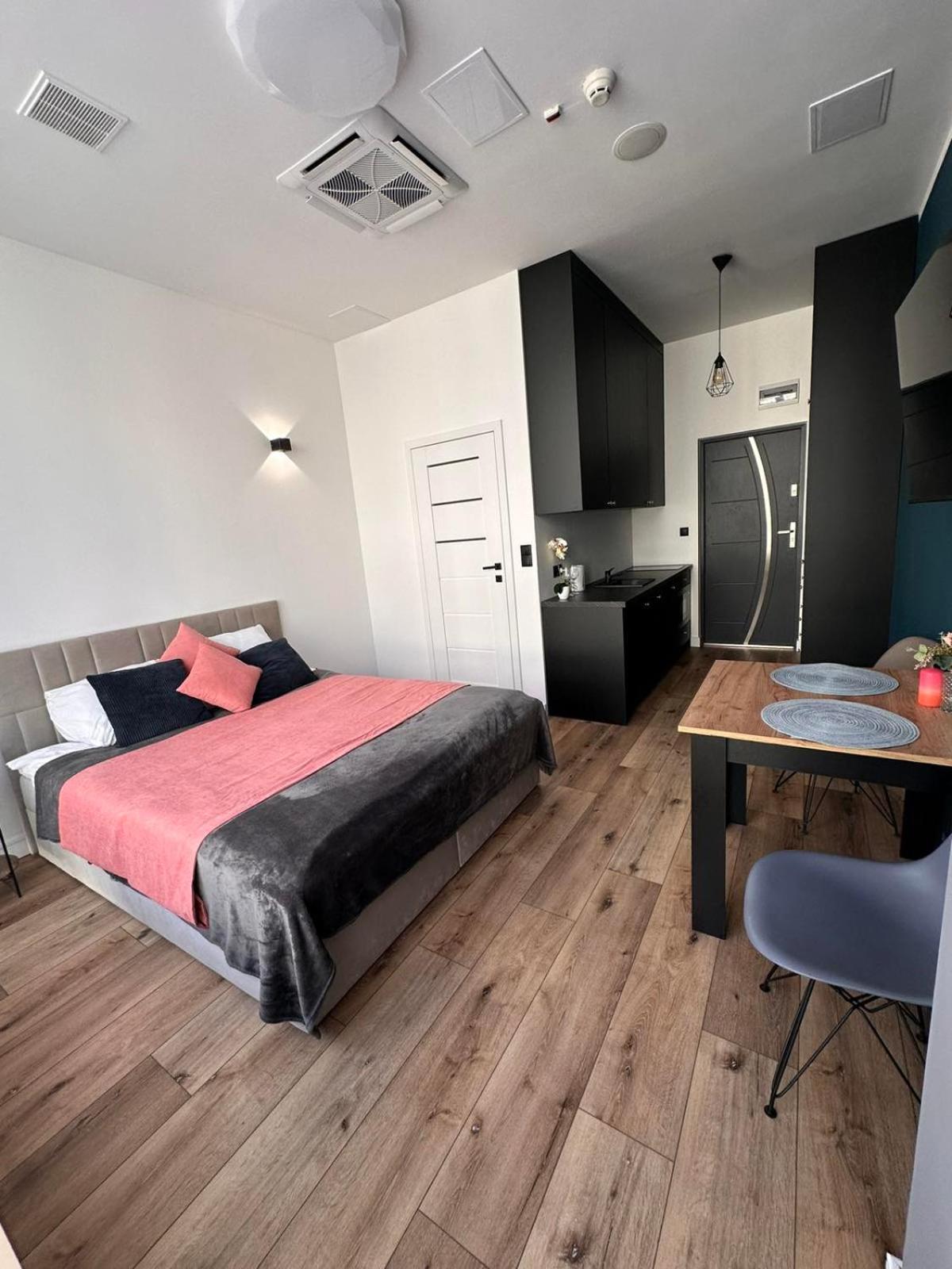 Hotel Apart Warsawa Bagian luar foto