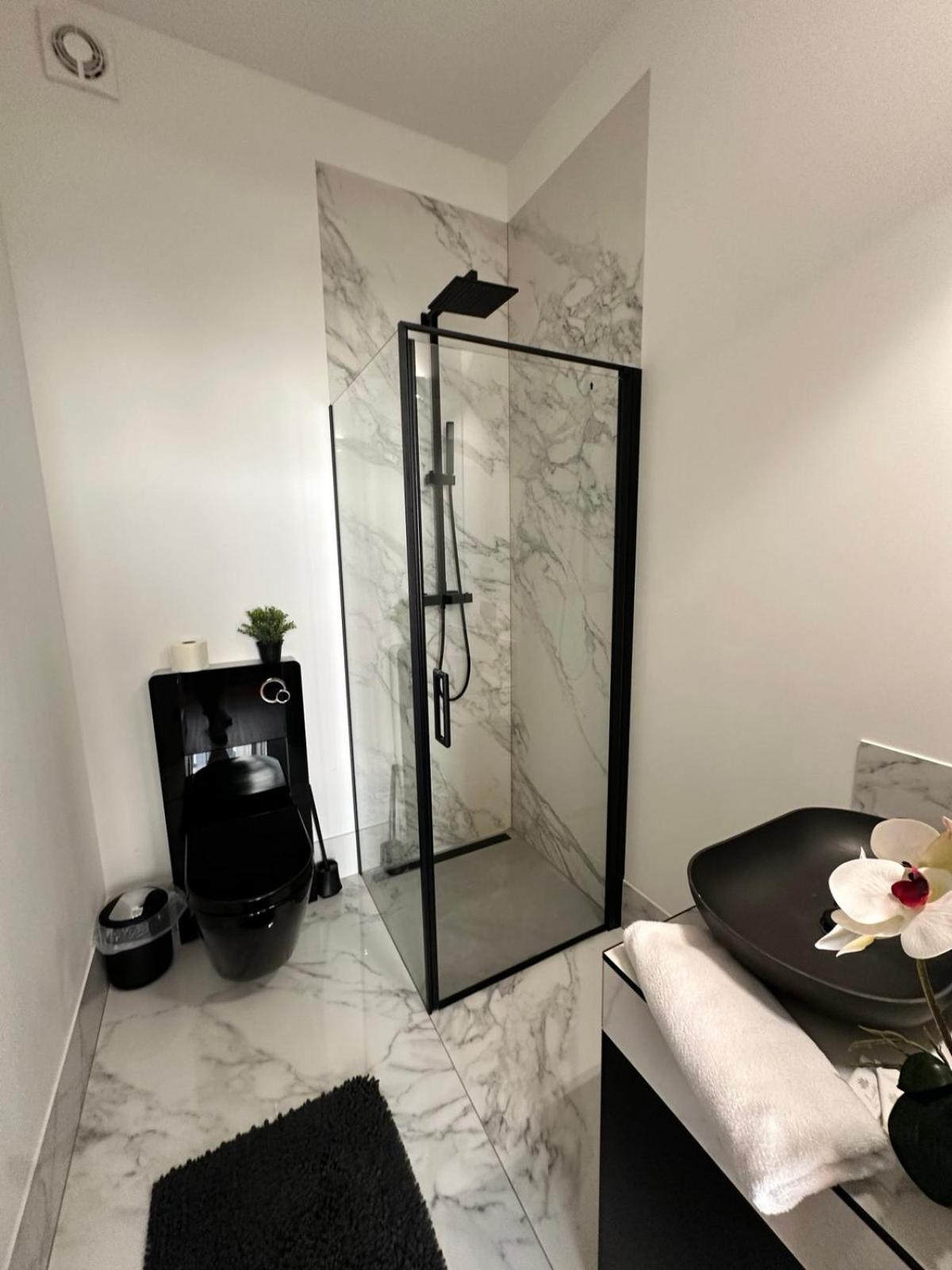 Hotel Apart Warsawa Bagian luar foto